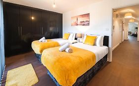 Perfect For Business And Leisure- Free Parking